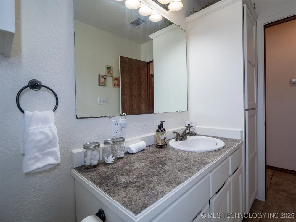8446 E Greasy Bend Road Stringtown, OK 74569