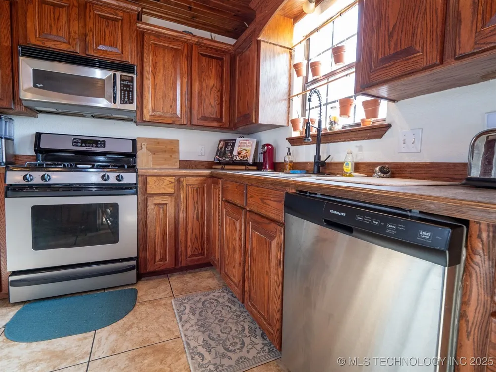 8446 E Greasy Bend Road Stringtown, OK 74569