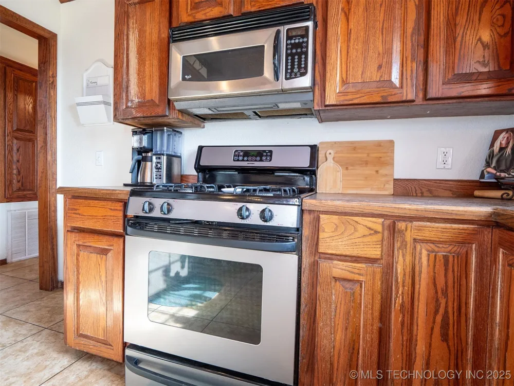 8446 E Greasy Bend Road Stringtown, OK 74569