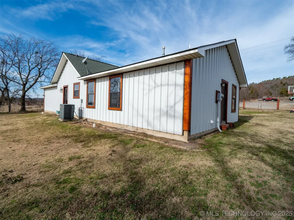 8446 E Greasy Bend Road Stringtown, OK 74569