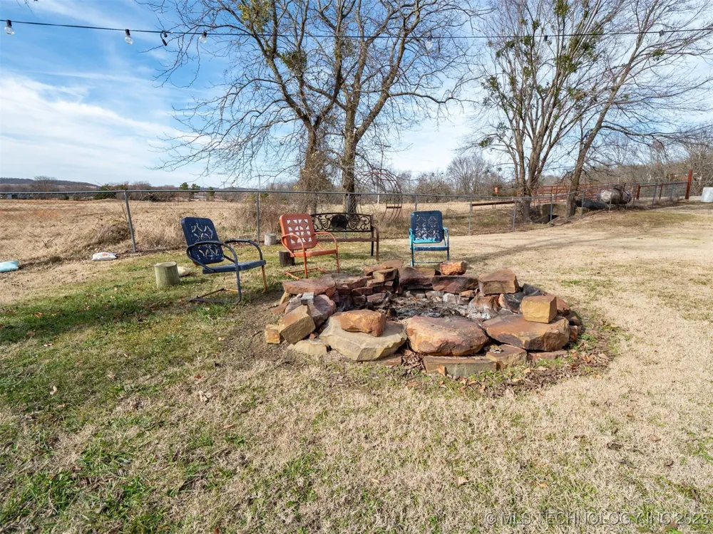 8446 E Greasy Bend Road Stringtown, OK 74569