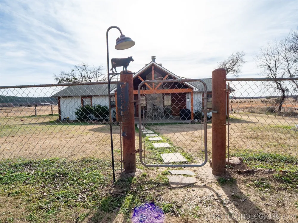 8446 E Greasy Bend Road Stringtown, OK 74569