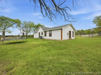 8446 E Greasy Bend Road Stringtown, OK 74569