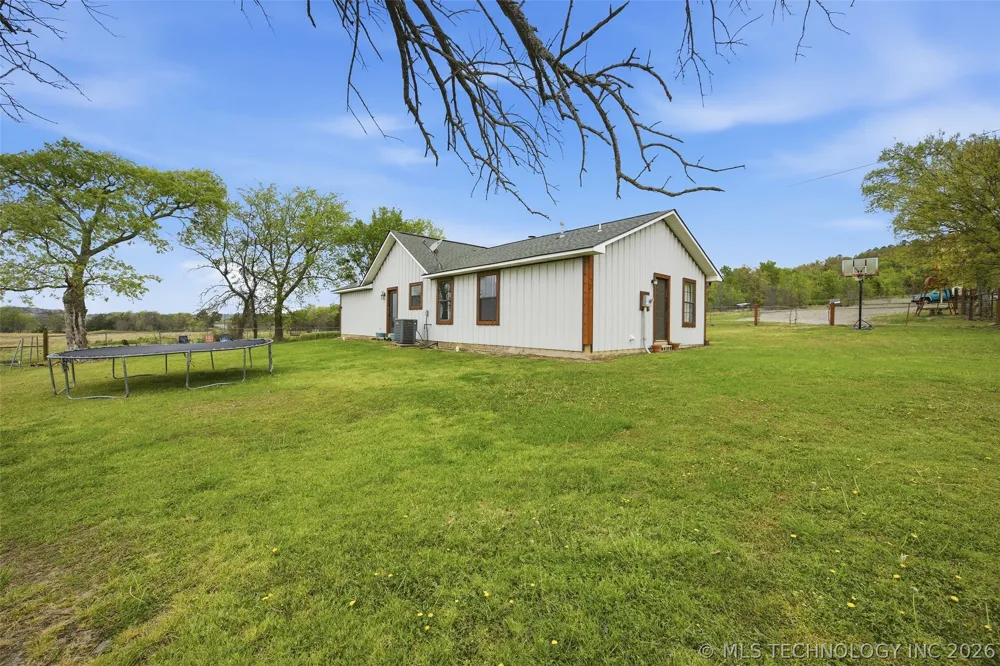 8446 E Greasy Bend Road Stringtown, OK 74569