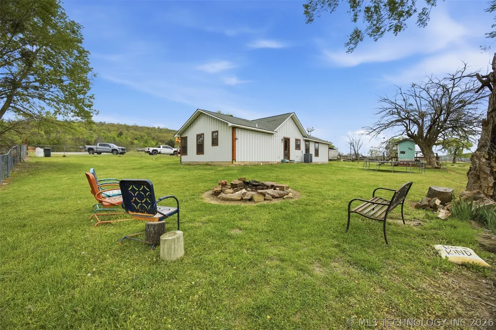 8446 E Greasy Bend Road Stringtown, OK 74569
