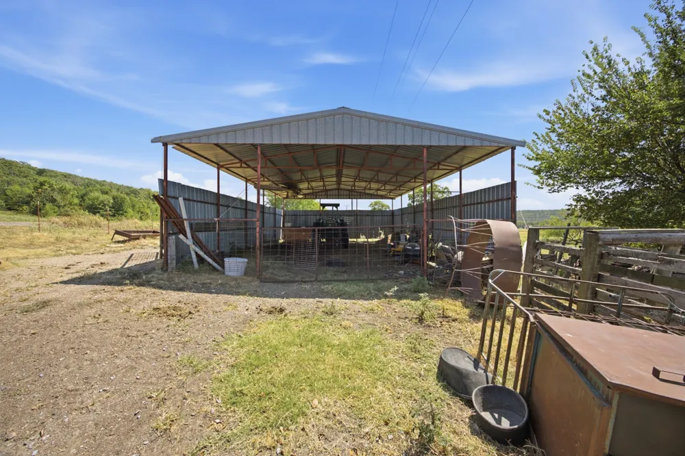 8446 E Greasy Bend Road Stringtown, OK 74569