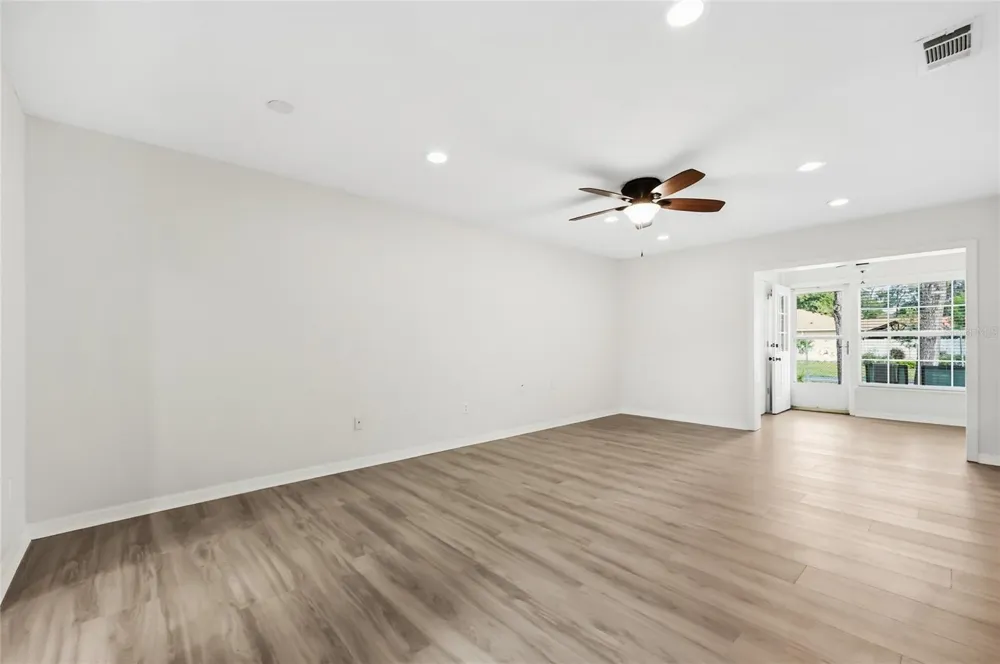 249 HILL AVENUE #30 Deland, FL 32724