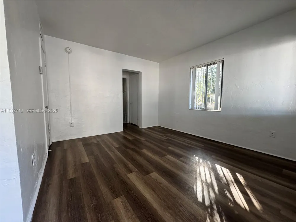 251 Hibiscus Dr #4 Miami Springs, FL 33166