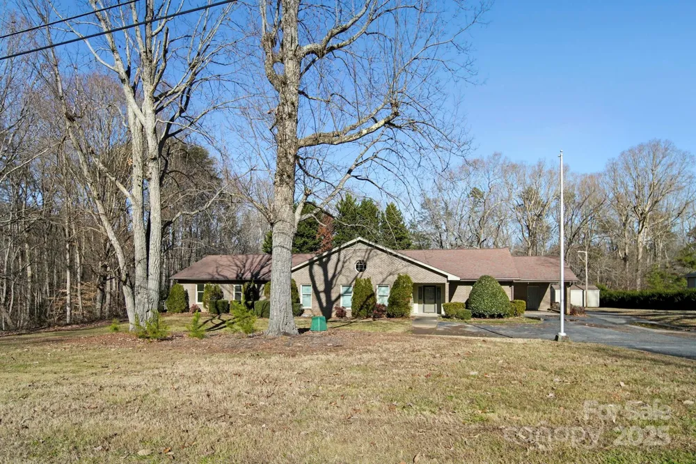 1015 Elizabeth Drive Dallas, NC 28034
