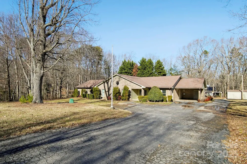 1015 Elizabeth Drive Dallas, NC 28034