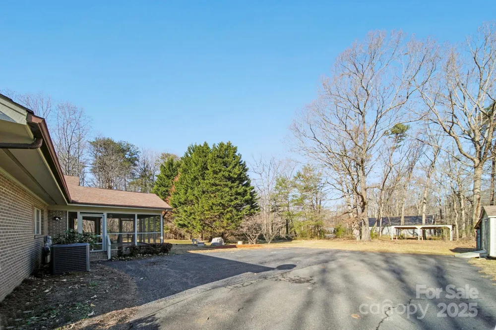 1015 Elizabeth Drive Dallas, NC 28034