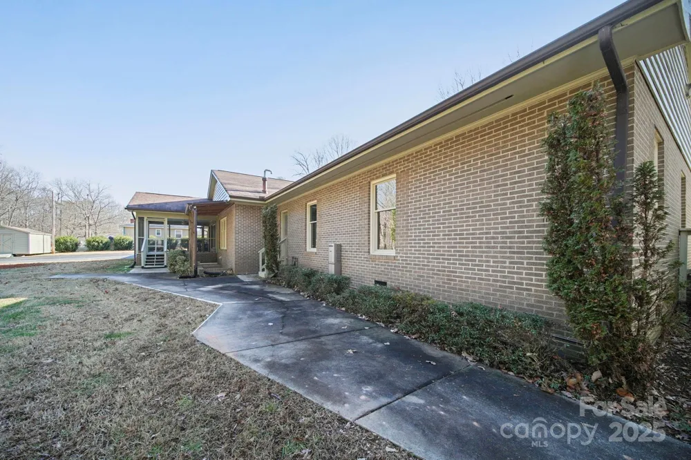 1015 Elizabeth Drive Dallas, NC 28034