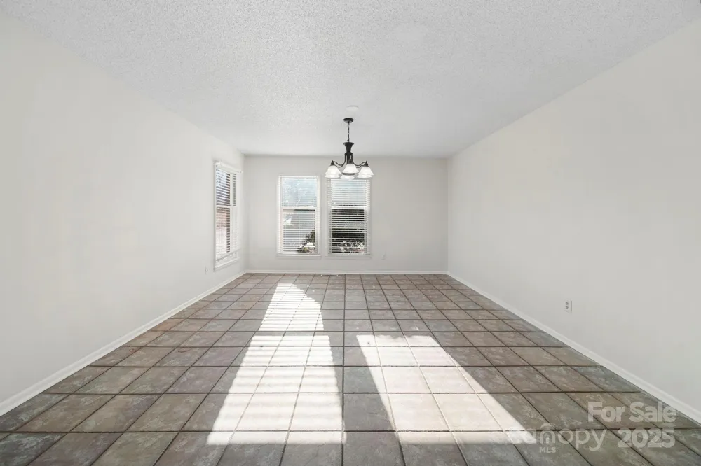 1015 Elizabeth Drive Dallas, NC 28034