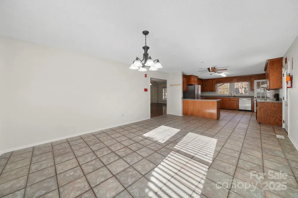 1015 Elizabeth Drive Dallas, NC 28034