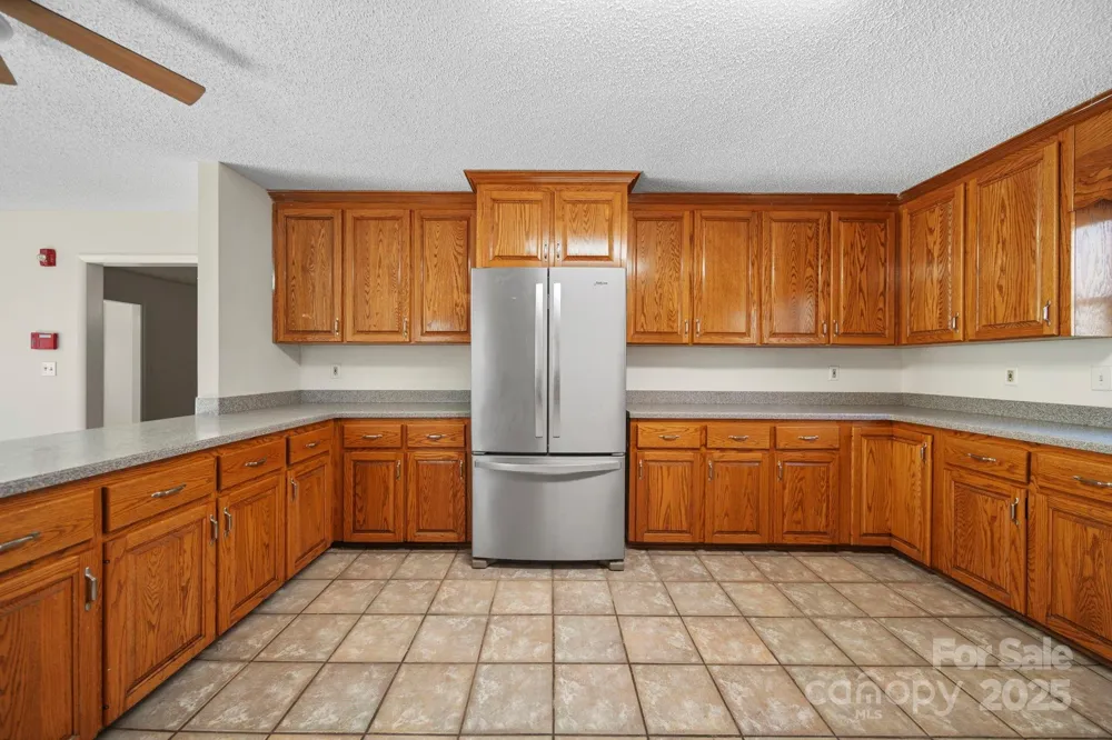1015 Elizabeth Drive Dallas, NC 28034
