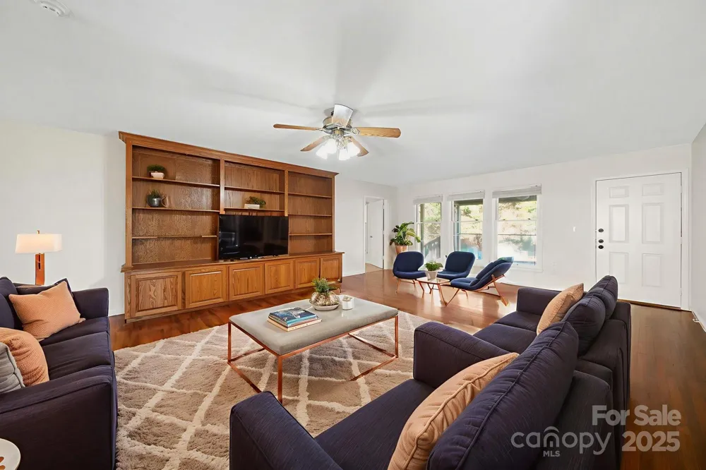 1015 Elizabeth Drive Dallas, NC 28034