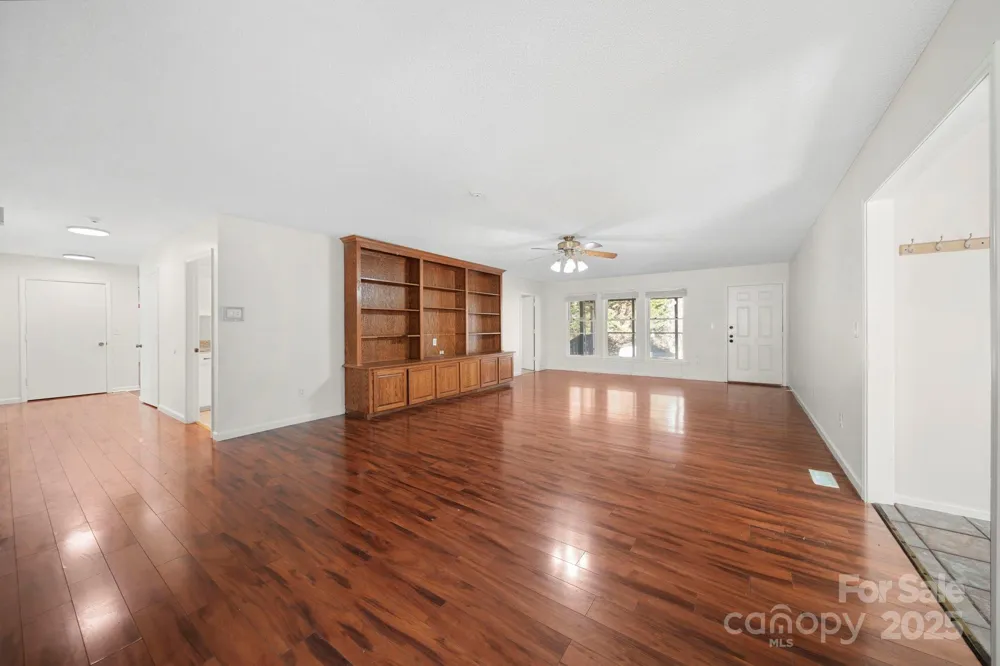1015 Elizabeth Drive Dallas, NC 28034