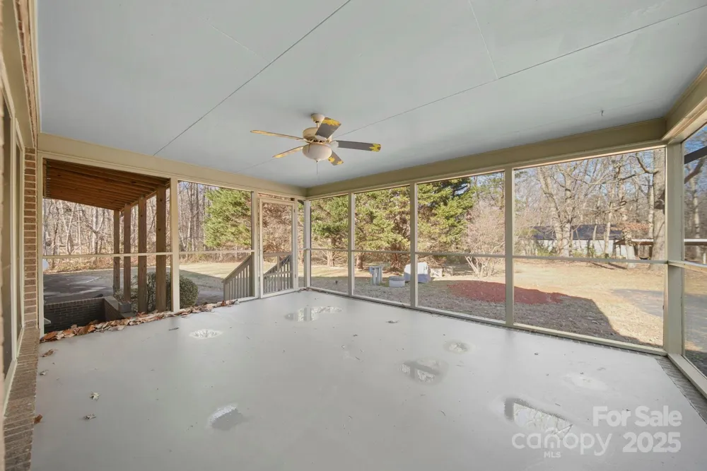 1015 Elizabeth Drive Dallas, NC 28034
