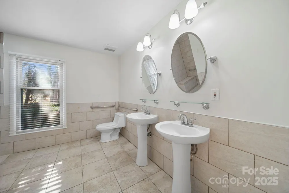 1015 Elizabeth Drive Dallas, NC 28034