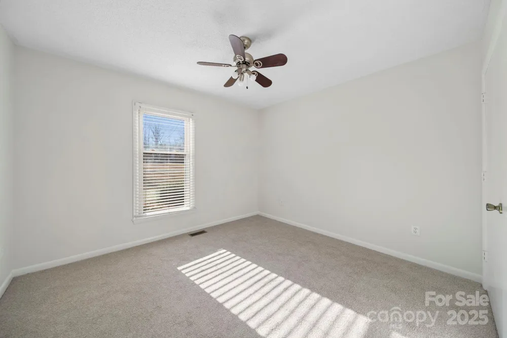 1015 Elizabeth Drive Dallas, NC 28034