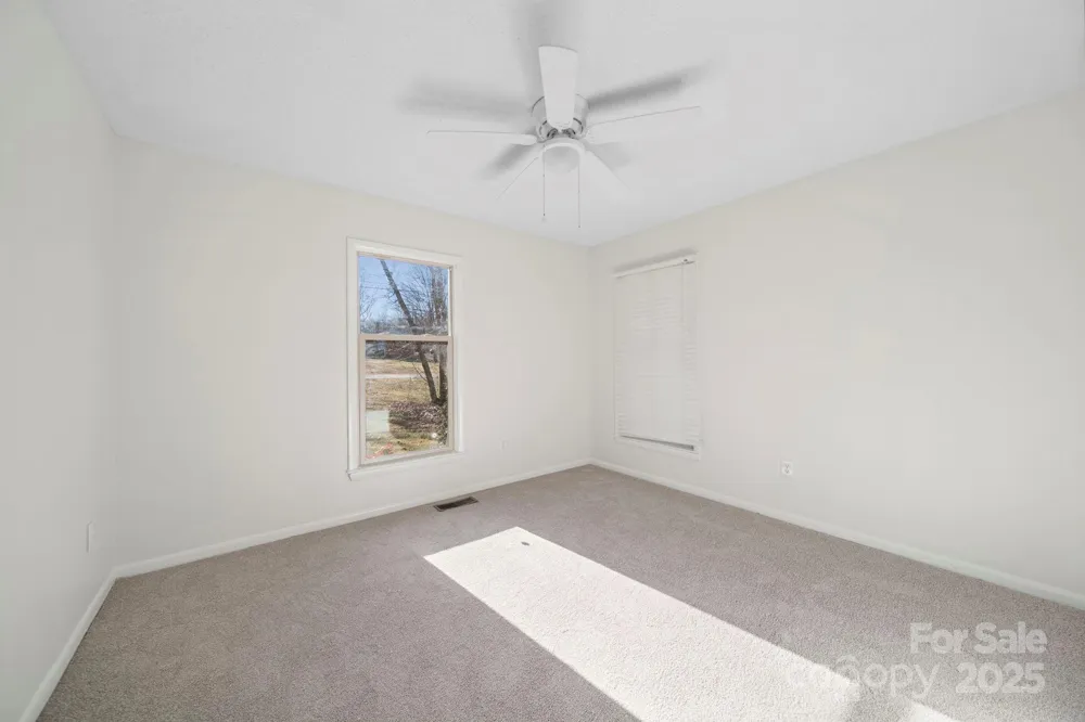 1015 Elizabeth Drive Dallas, NC 28034