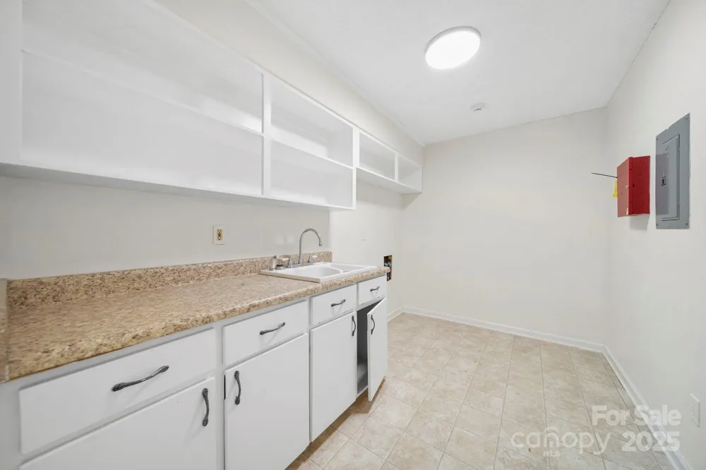 1015 Elizabeth Drive Dallas, NC 28034