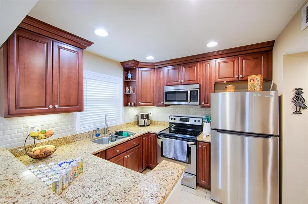 1860 MASSACHUSETTS AVENUE NE #224 St Petersburg, FL 33703