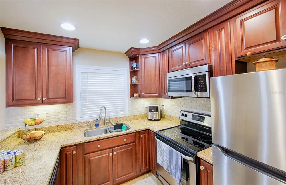 1860 MASSACHUSETTS AVENUE NE #224 St Petersburg, FL 33703