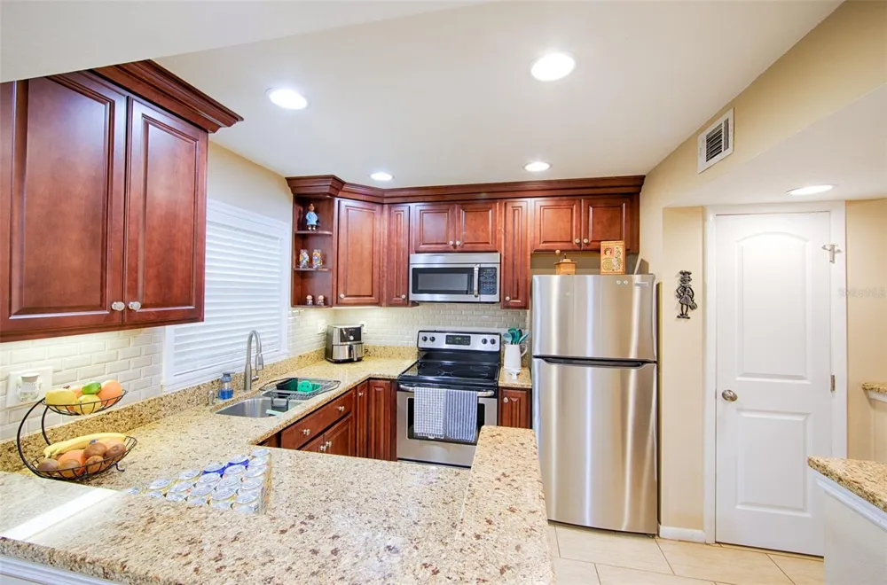 1860 MASSACHUSETTS AVENUE NE #224 St Petersburg, FL 33703