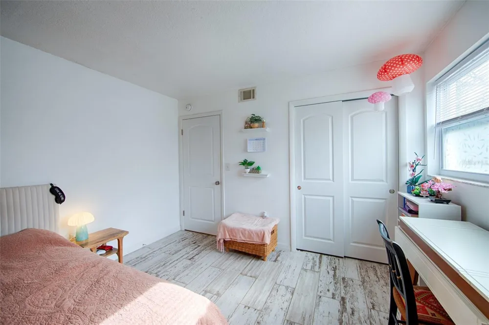 1860 MASSACHUSETTS AVENUE NE #224 St Petersburg, FL 33703