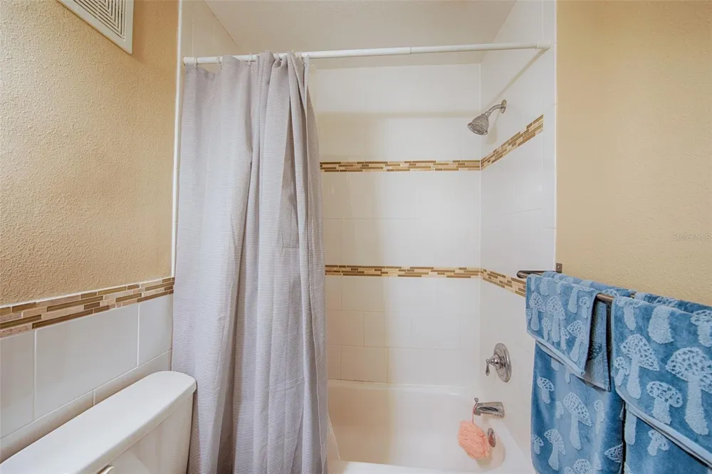 1860 MASSACHUSETTS AVENUE NE #224 St Petersburg, FL 33703