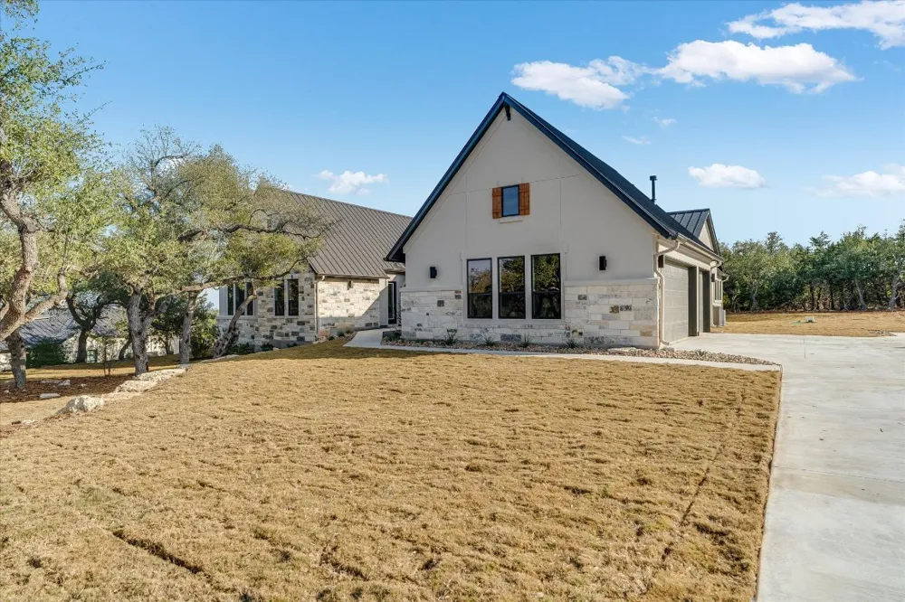 202 Brown Saddle Cove