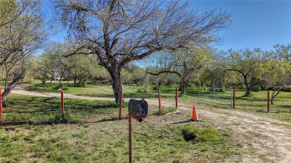 5730 Mockingbird Mathis, TX 78368