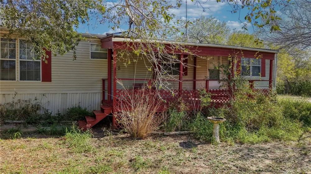 5730 Mockingbird Mathis, TX 78368