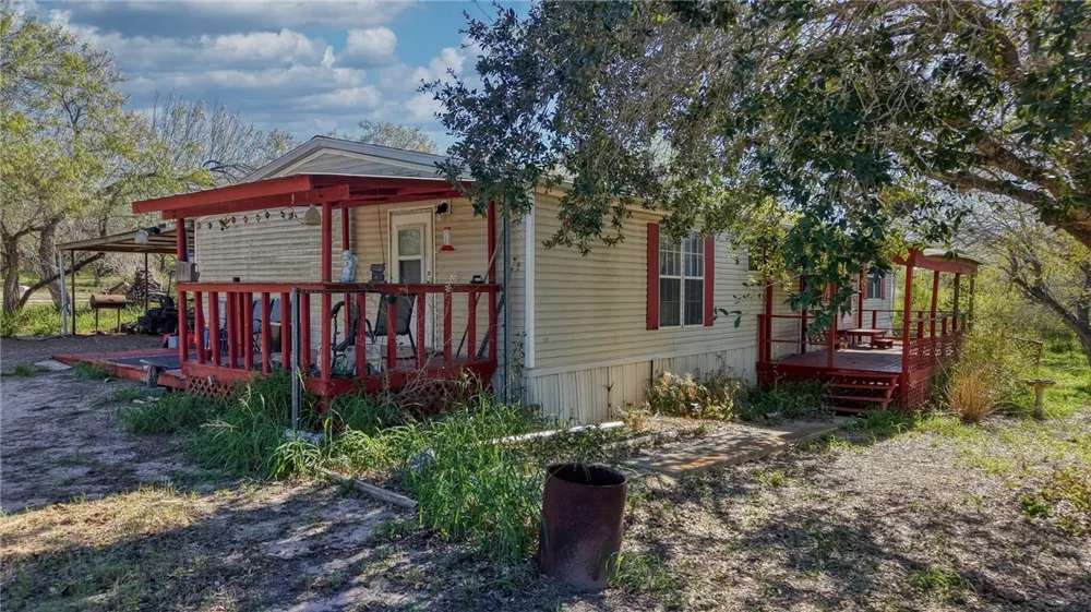 5730 Mockingbird Mathis, TX 78368