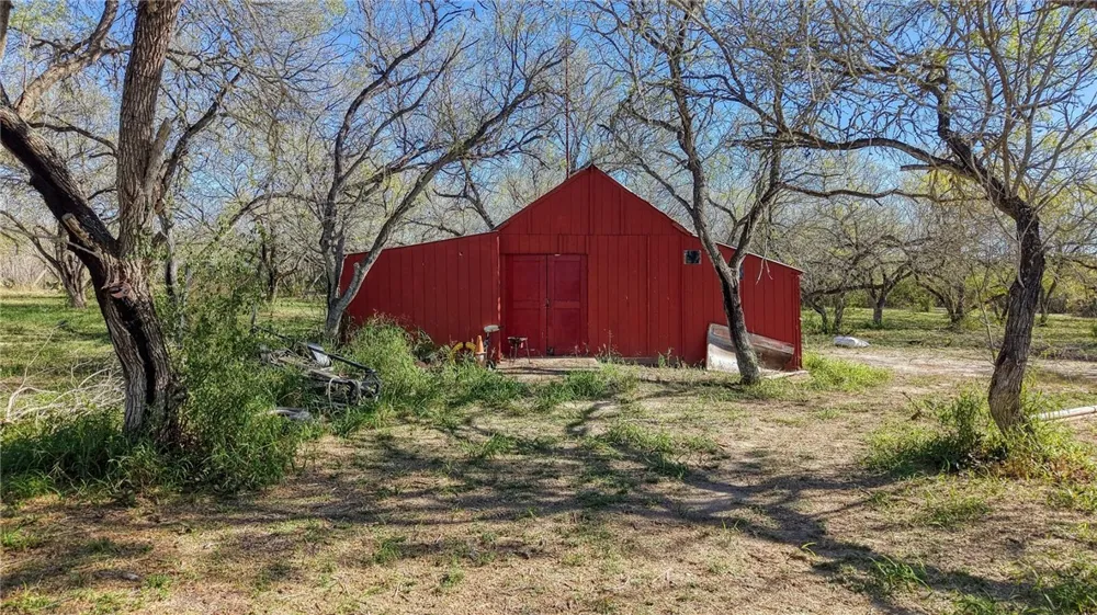 5730 Mockingbird Mathis, TX 78368
