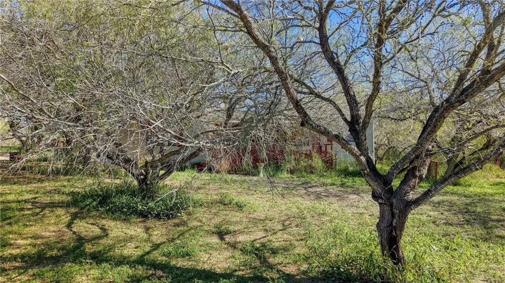 5730 Mockingbird Mathis, TX 78368