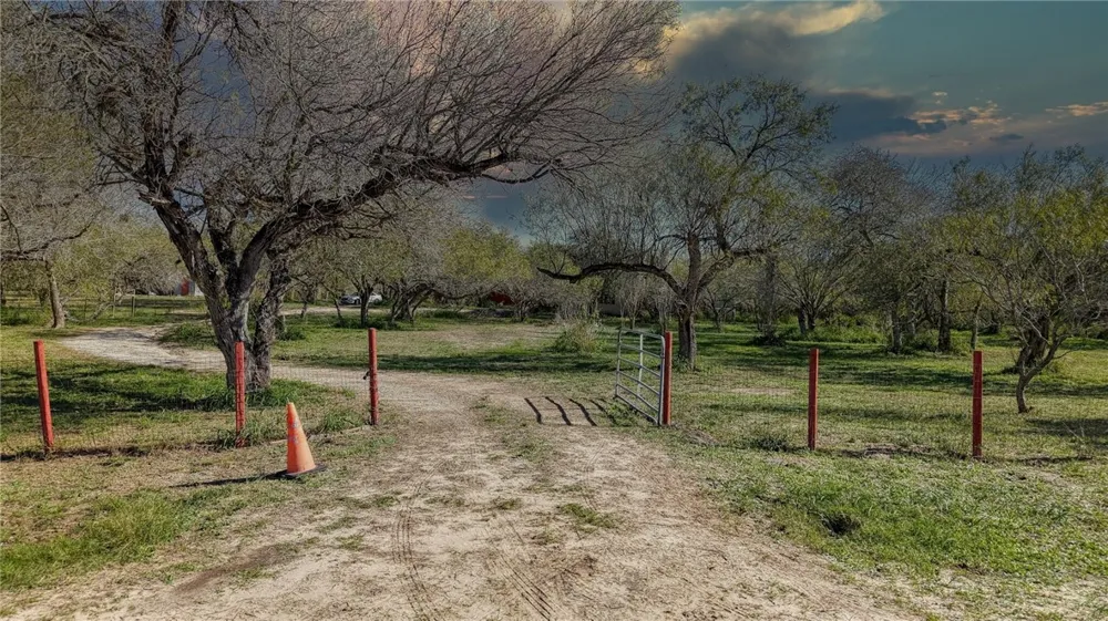 5730 Mockingbird Mathis, TX 78368