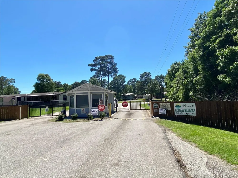 140 Lagoon Ct Point Blank, TX 77364