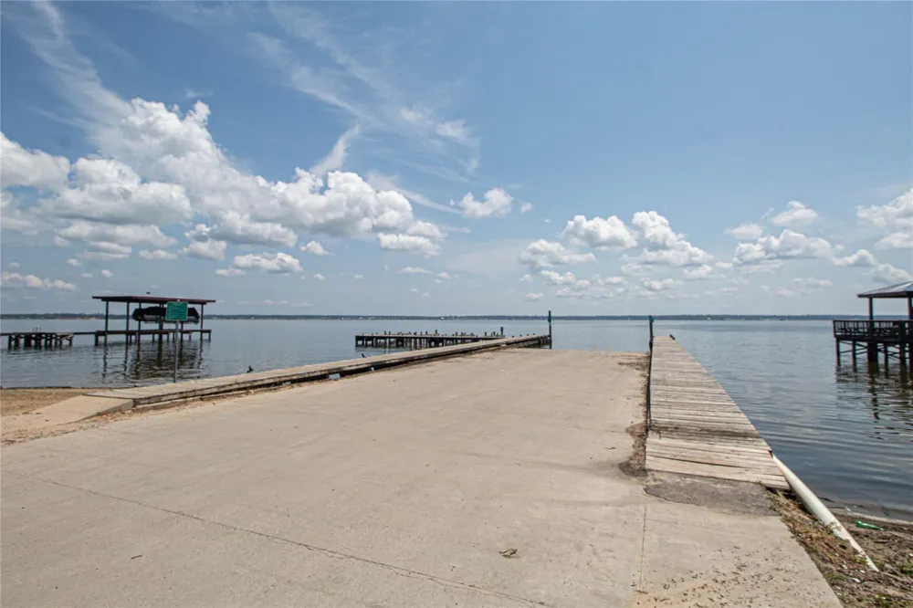 140 Lagoon Ct Point Blank, TX 77364