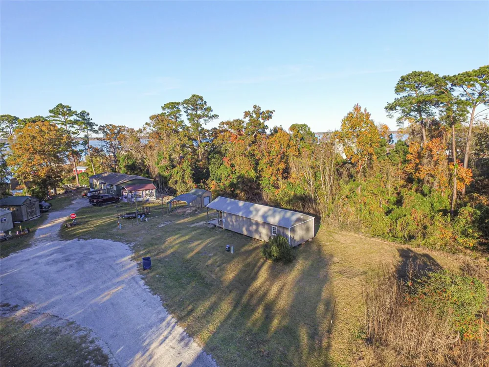 140 Lagoon Ct Point Blank, TX 77364