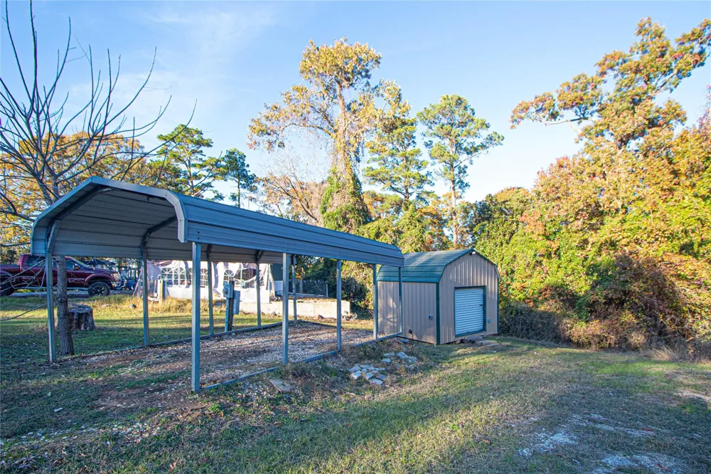140 Lagoon Ct Point Blank, TX 77364