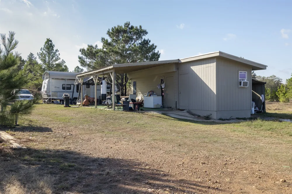 1759 Gotier Trace Road Paige, TX 78659