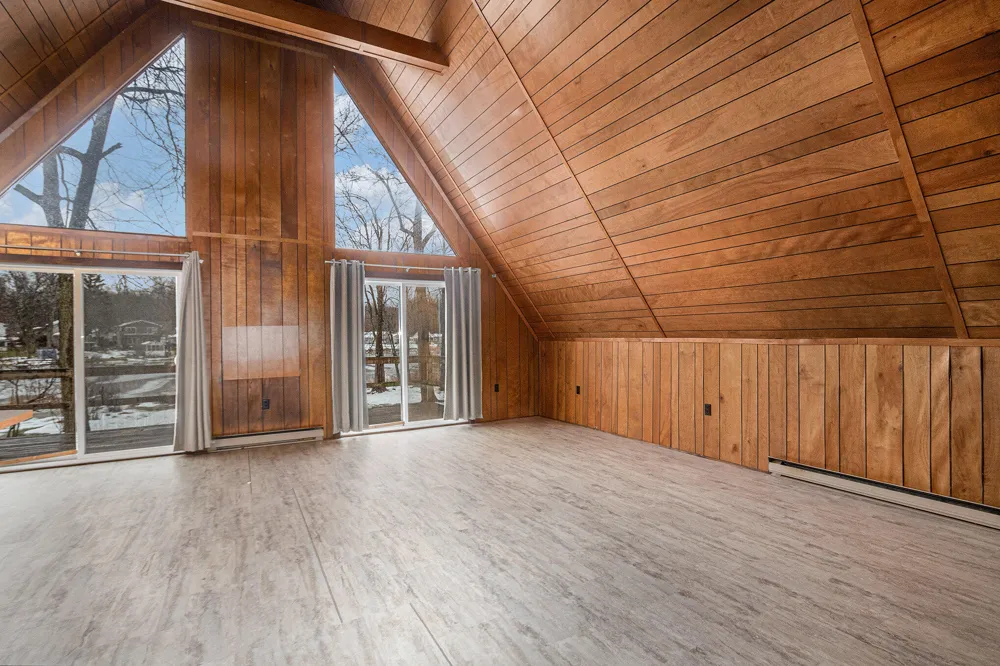 45601 Peninsula Drive E Grand Junction, MI 49056