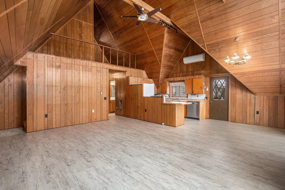45601 Peninsula Drive E Grand Junction, MI 49056