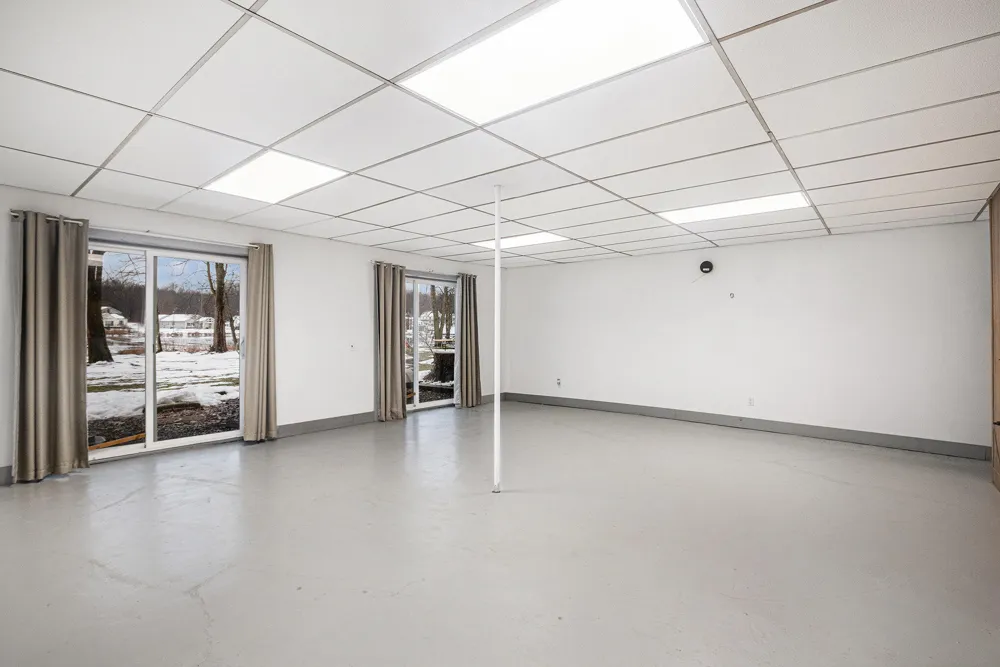 45601 Peninsula Drive E Grand Junction, MI 49056