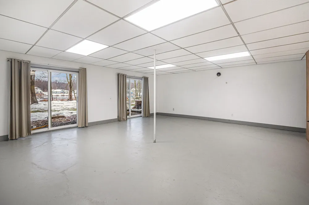45601 Peninsula Drive E Grand Junction, MI 49056