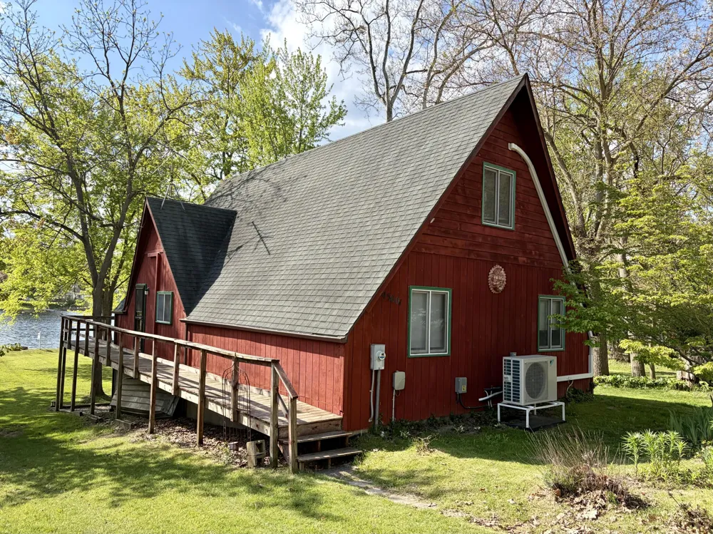 45601 Peninsula Drive E Grand Junction, MI 49056