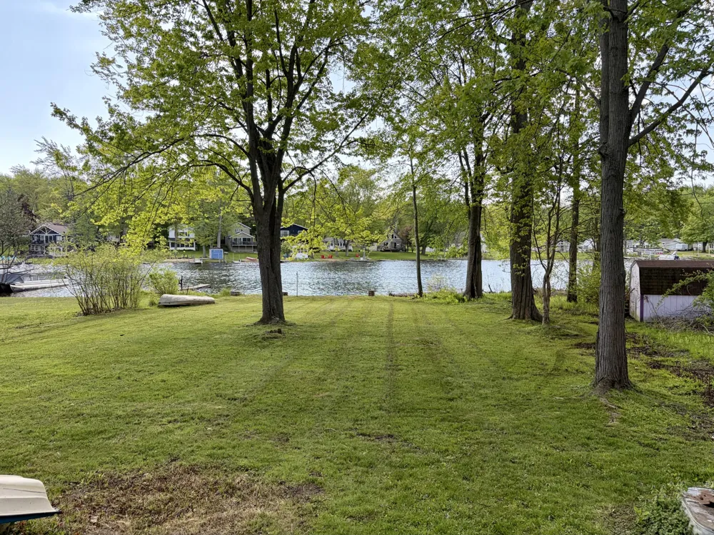 45601 Peninsula Drive E Grand Junction, MI 49056