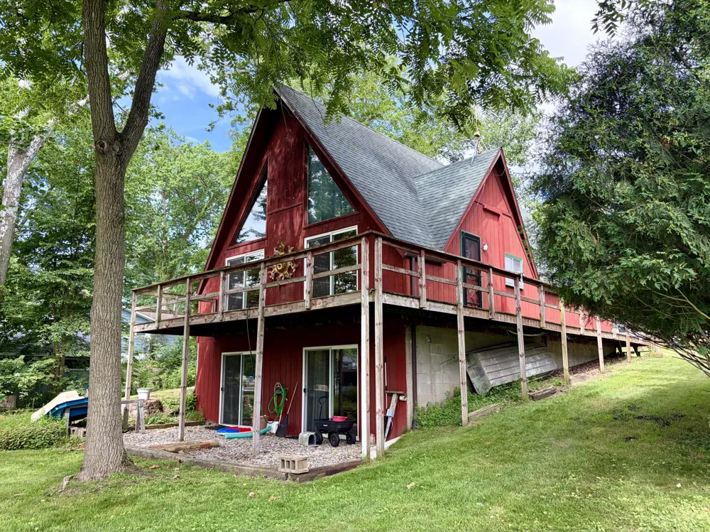 45601 Peninsula Drive E Grand Junction, MI 49056
